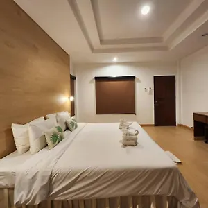 4* Отель Lanta Village